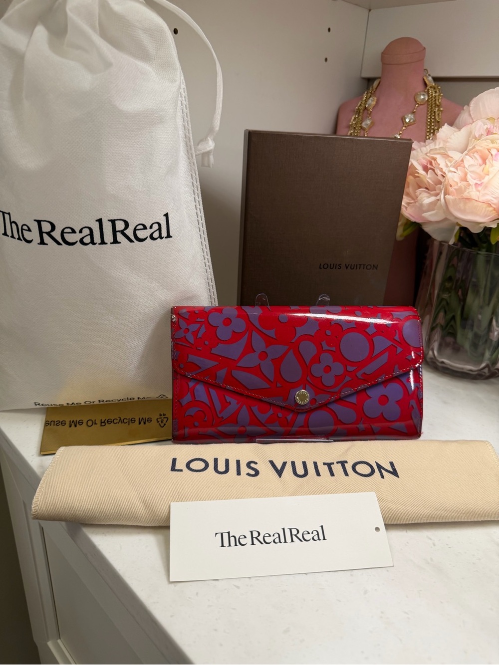 Louis Vuitton LTD ED Sarah Patent Vernis IKAT continental
Wallet
